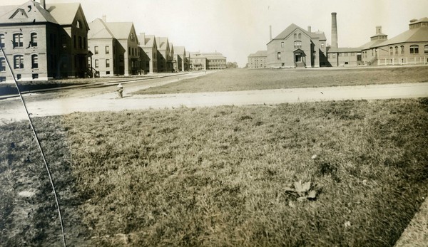 File:MedfieldStateHospital CreditMHS.jpg