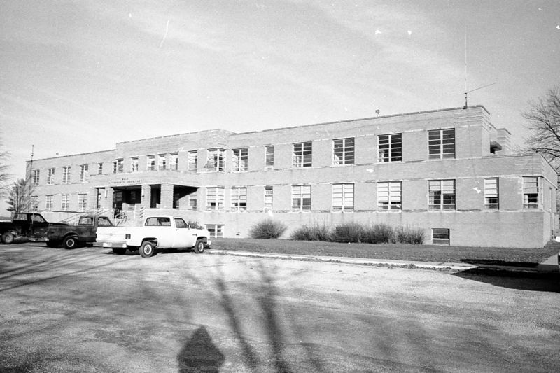 File:INmusc bldg23 attendants.jpg