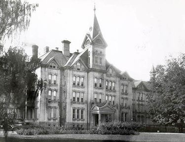 traverse asylum psychiatric insane munson opened haunted asylums